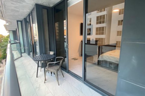 Condominio en alquiler en Miami, Florida, 1 dormitorio, 66.33 m2 № 2026488 - foto 21