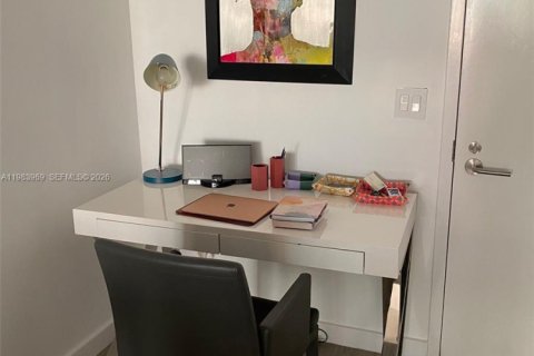 Снять в аренду кондоминиум в Майами, Флорида 2 спальни, 101.73м2, № 2047984 - фото 11