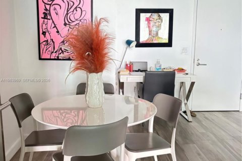 Снять в аренду кондоминиум в Майами, Флорида 2 спальни, 101.73м2, № 2047984 - фото 5