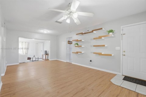 House in Deltona, Florida 3 bedrooms, 138.42 sq.m. № 2048029 - photo 10