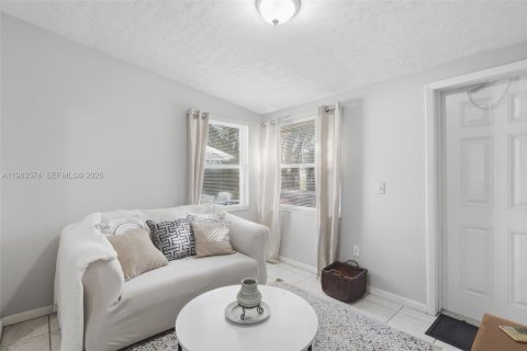 House in Deltona, Florida 3 bedrooms, 138.42 sq.m. № 2048029 - photo 12