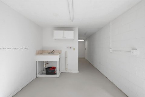 House in Deltona, Florida 3 bedrooms, 138.42 sq.m. № 2048029 - photo 30