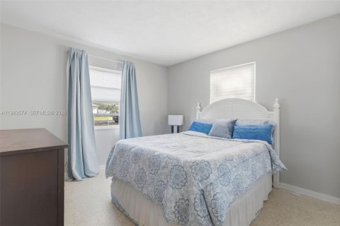 House in Deltona, Florida 3 bedrooms, 138.42 sq.m. № 2048029 - photo 22