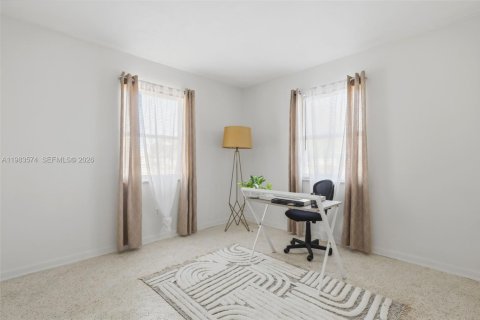 House in Deltona, Florida 3 bedrooms, 138.42 sq.m. № 2048029 - photo 18