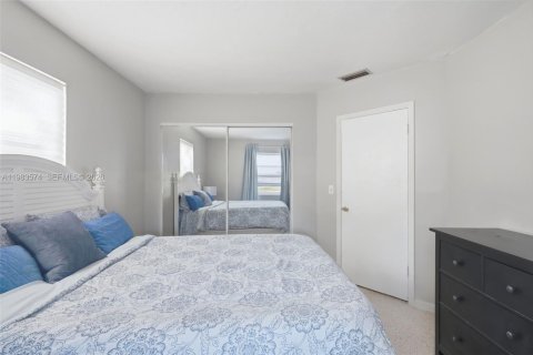 House in Deltona, Florida 3 bedrooms, 138.42 sq.m. № 2048029 - photo 24