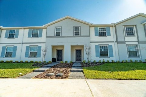 Townhouse in Davenport, Florida 5 bedrooms, 212.1 sq.m. № 1722609 - photo 1