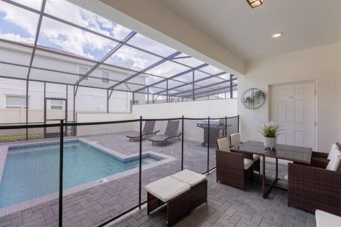 Townhouse in Davenport, Florida 5 bedrooms, 212.1 sq.m. № 1722609 - photo 12