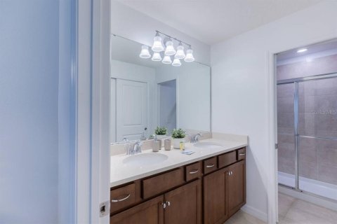 Townhouse in Davenport, Florida 5 bedrooms, 212.1 sq.m. № 1722609 - photo 19