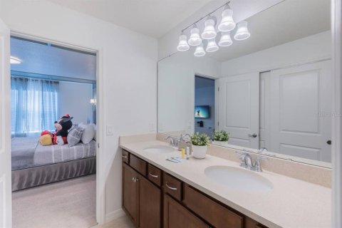 Townhouse in Davenport, Florida 5 bedrooms, 212.1 sq.m. № 1722609 - photo 18