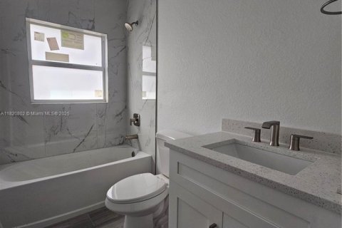 Casa en alquiler en Port Charlotte, Florida, 3 dormitorios, 149.76 m2 № 1937607 - foto 19