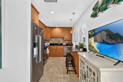 Condo in Stuart, Florida, 2 bedrooms № 2265385 - photo 22