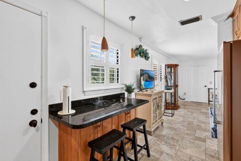 Condo in Stuart, Florida, 2 bedrooms № 2265385 - photo 25