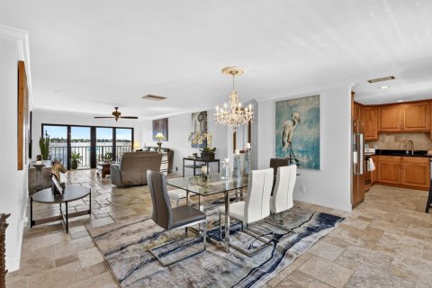 Condo in Stuart, Florida, 2 bedrooms № 2265385 - photo 7