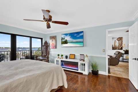 Condo in Stuart, Florida, 2 bedrooms № 2265385 - photo 29