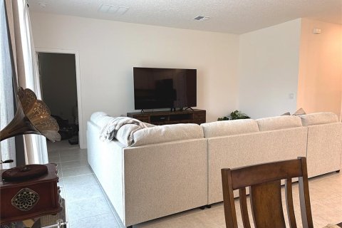 Casa en alquiler en Haines City, Florida, 3 dormitorios, 142.23 m2 № 1885285 - foto 12