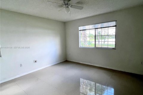 Apartment in Coconut Creek, Florida 2 bedrooms, 115.76 sq.m. № 1997461 - photo 11