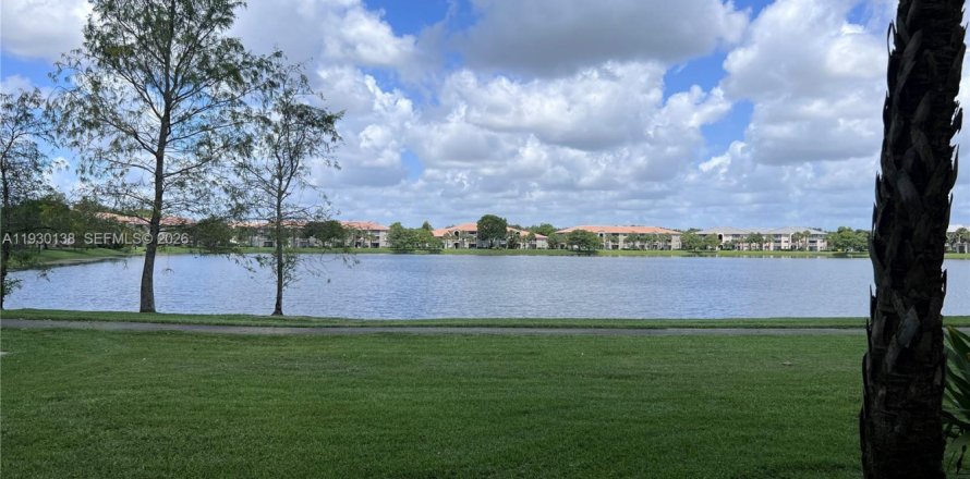 Apartment in Coconut Creek, Florida 2 bedrooms, 115.76 sq.m. № 1997461