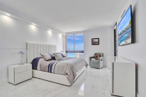 Condominio en venta en Hollywood, Florida, 2 dormitorios, 113.15 m2 № 1936295 - foto 2