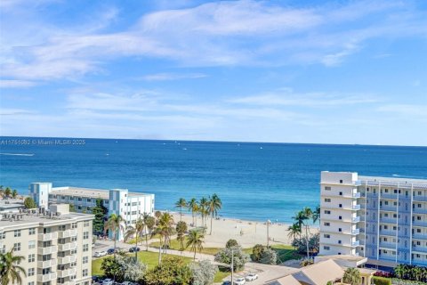Condominio en venta en Hollywood, Florida, 2 dormitorios, 113.15 m2 № 1936295 - foto 28