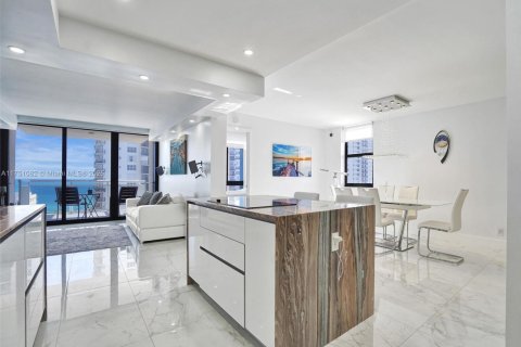 Condominio en venta en Hollywood, Florida, 2 dormitorios, 113.15 m2 № 1936295 - foto 1