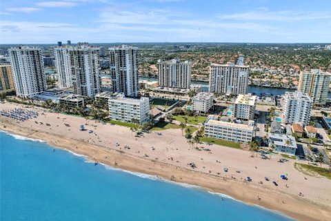 Condominio en venta en Hollywood, Florida, 2 dormitorios, 113.15 m2 № 1936295 - foto 24
