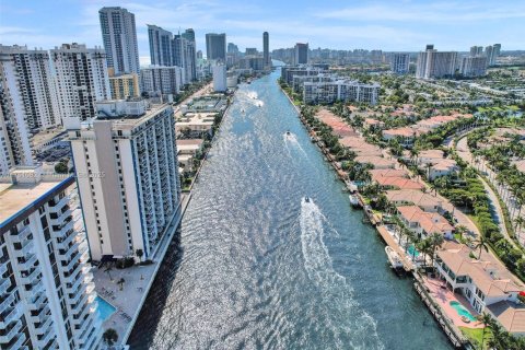 Condominio en venta en Hollywood, Florida, 2 dormitorios, 113.15 m2 № 1936295 - foto 5
