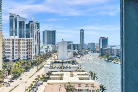 Condominio en venta en Hollywood, Florida, 2 dormitorios, 113.15 m2 № 1936295 - foto 27