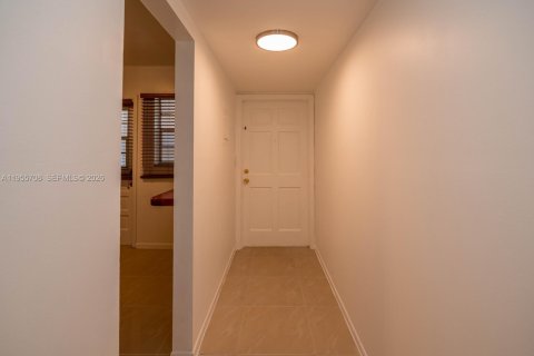 Condo in Davie, Florida, 2 bedrooms  № 2027187 - photo 9