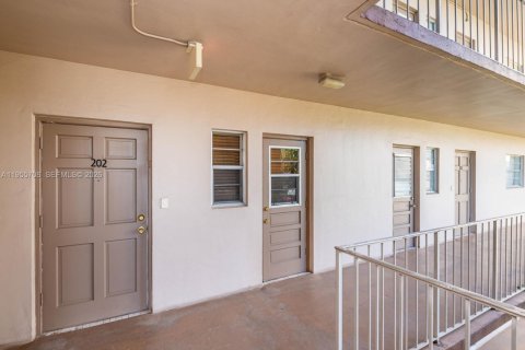 Condo in Davie, Florida, 2 bedrooms  № 2027187 - photo 6