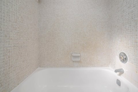 Condo in Davie, Florida, 2 bedrooms  № 2027187 - photo 25