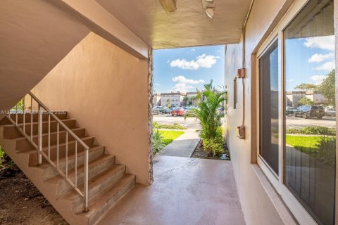 Condo in Davie, Florida, 2 bedrooms  № 2027187 - photo 4