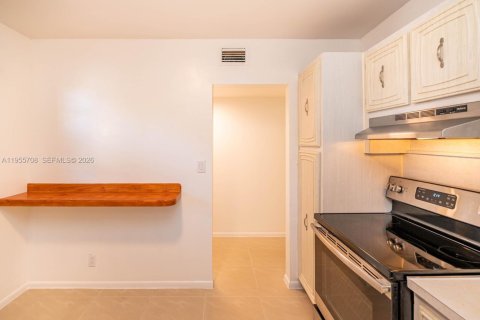 Condo in Davie, Florida, 2 bedrooms  № 2027187 - photo 18