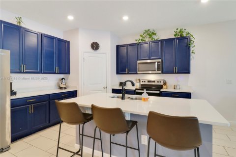 House in Port St. Lucie, Florida 4 bedrooms, 177.44 sq.m. № 1486227 - photo 7
