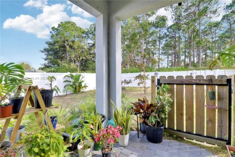 House in Port St. Lucie, Florida 4 bedrooms, 177.44 sq.m. № 1486227 - photo 30