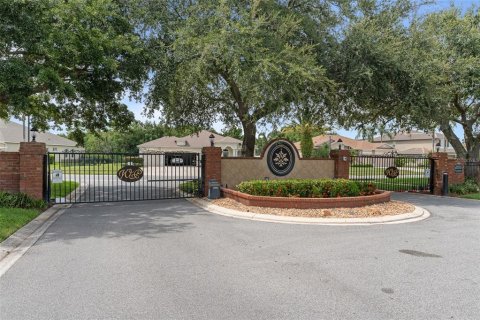 House in Winter Garden, Florida 4 bedrooms, 310.85 sq.m. № 1838244 - photo 11