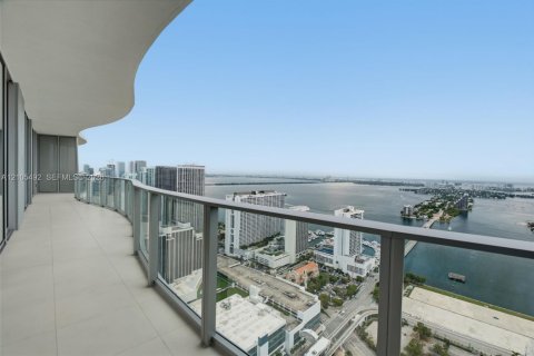 Copropriété à louer à Miami, Floride: 4 chambres, 269.14 m2 № 2414322 - photo 26