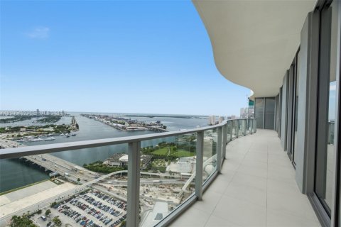 Copropriété à louer à Miami, Floride: 4 chambres, 269.14 m2 № 2414322 - photo 25