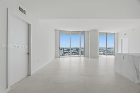 Copropriété à louer à Miami, Floride: 4 chambres, 269.14 m2 № 2414322 - photo 11