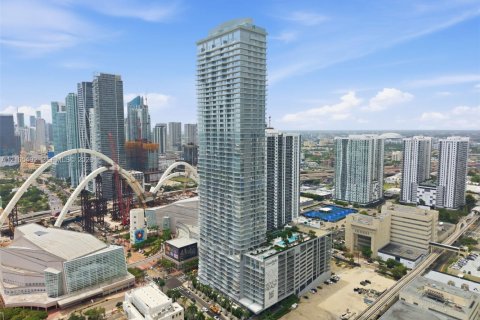 Copropriété à louer à Miami, Floride: 4 chambres, 269.14 m2 № 2414322 - photo 4