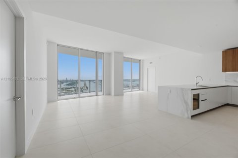 Copropriété à louer à Miami, Floride: 4 chambres, 269.14 m2 № 2414322 - photo 12