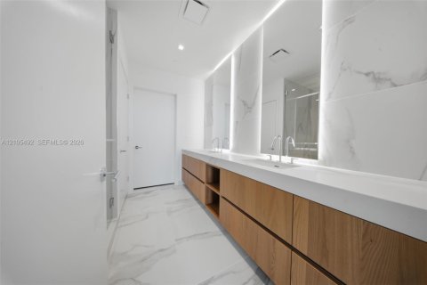 Copropriété à louer à Miami, Floride: 4 chambres, 269.14 m2 № 2414322 - photo 28