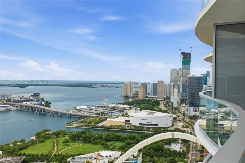 Copropriété à louer à Miami, Floride: 4 chambres, 269.14 m2 № 2414322 - photo 27