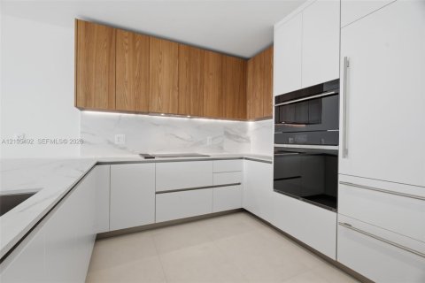 Copropriété à louer à Miami, Floride: 4 chambres, 269.14 m2 № 2414322 - photo 20