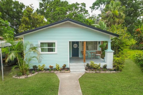 Casa en alquiler en Tampa, Florida, 3 dormitorios, 111.48 m2 № 1820959 - foto 1