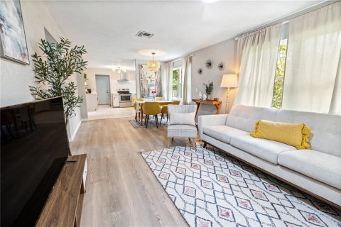 Casa en alquiler en Tampa, Florida, 3 dormitorios, 111.48 m2 № 1820959 - foto 12