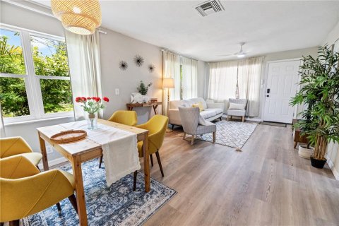 Casa en alquiler en Tampa, Florida, 3 dormitorios, 111.48 m2 № 1820959 - foto 10