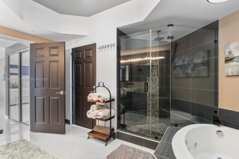 Condominio en venta en Hollywood, Florida, 2 dormitorios, 167.22 m2 № 2012396 - foto 17