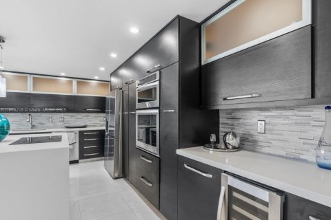 Condominio en venta en Hollywood, Florida, 2 dormitorios, 167.22 m2 № 2012396 - foto 6