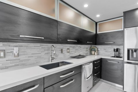 Condominio en venta en Hollywood, Florida, 2 dormitorios, 167.22 m2 № 2012396 - foto 5