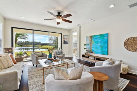 House in Tampa, Florida 3 bedrooms, 182.92 sq.m. № 1823966 - photo 7